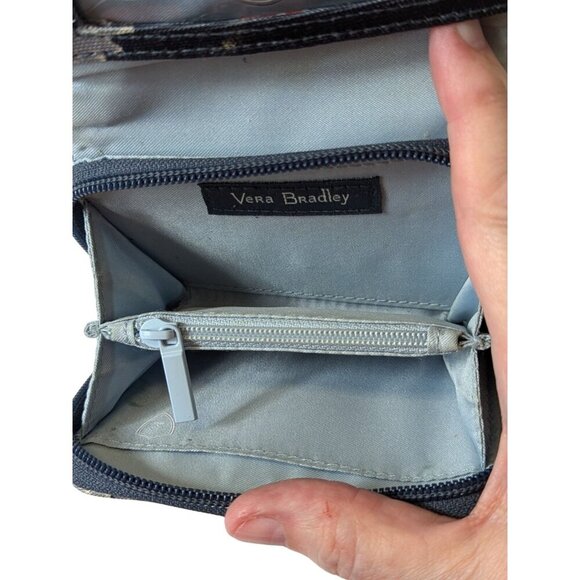 Vera Bradley Trifold Wallet Tossed Posies Design Credit Card Pockets Coins ID - Picture 3 of 8